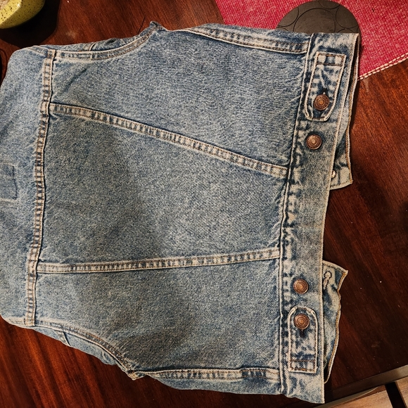 Children's size small Levi's denim jacket - Picture 2 of 3